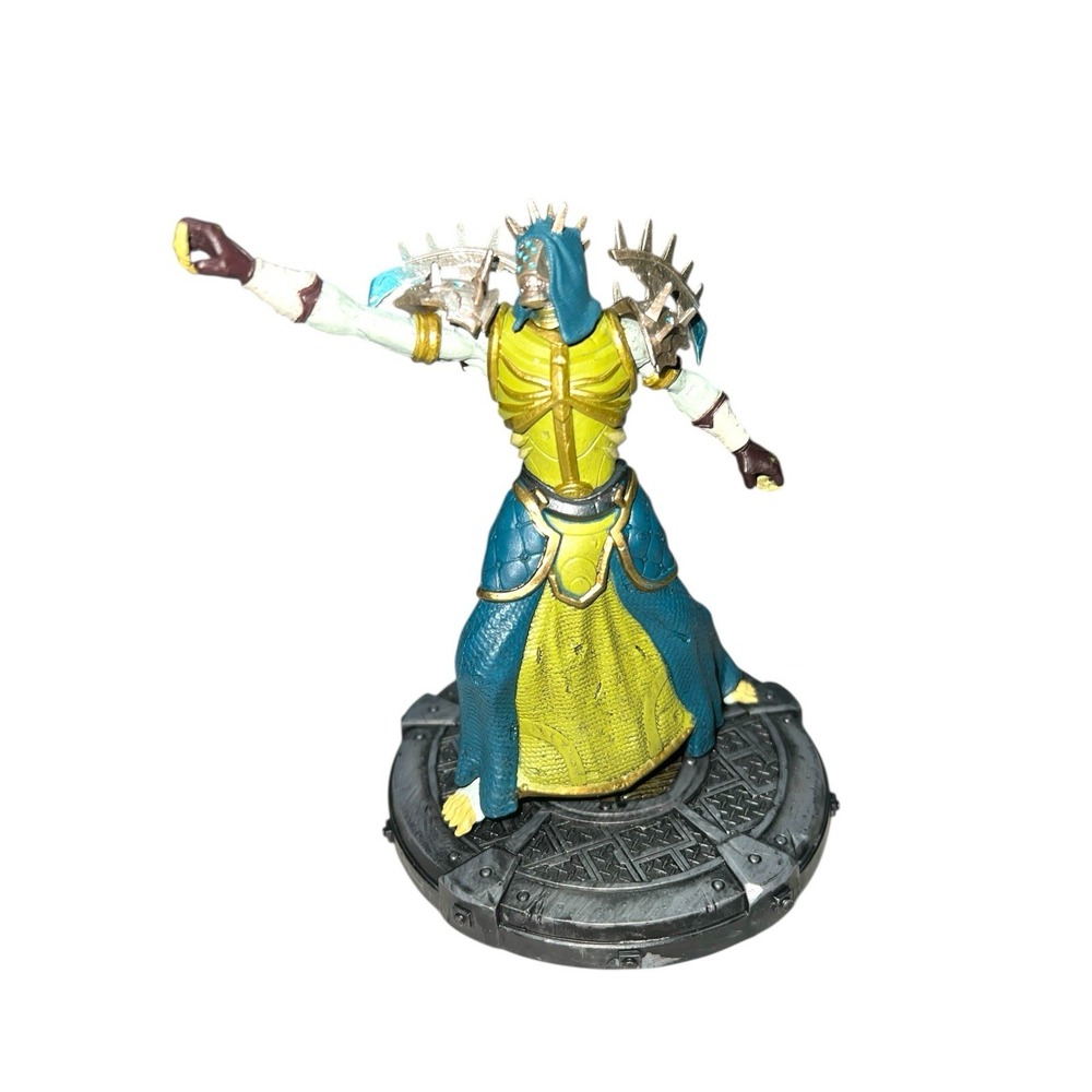 MCFARLANE TOYS World of Warcraft Undead‎ Priest/Warlock (Common) Scale Figure